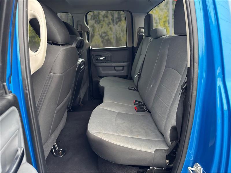 RAM 1500 SLT Quad Cab 4WD 2024