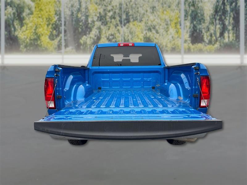 RAM 1500 SLT Quad Cab 4WD 2024