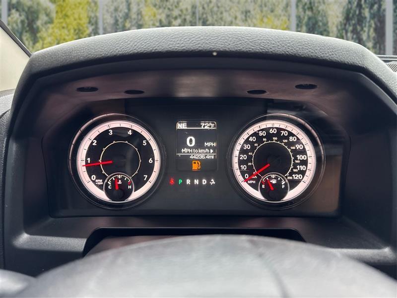 RAM 1500 SLT Quad Cab 4WD 2024