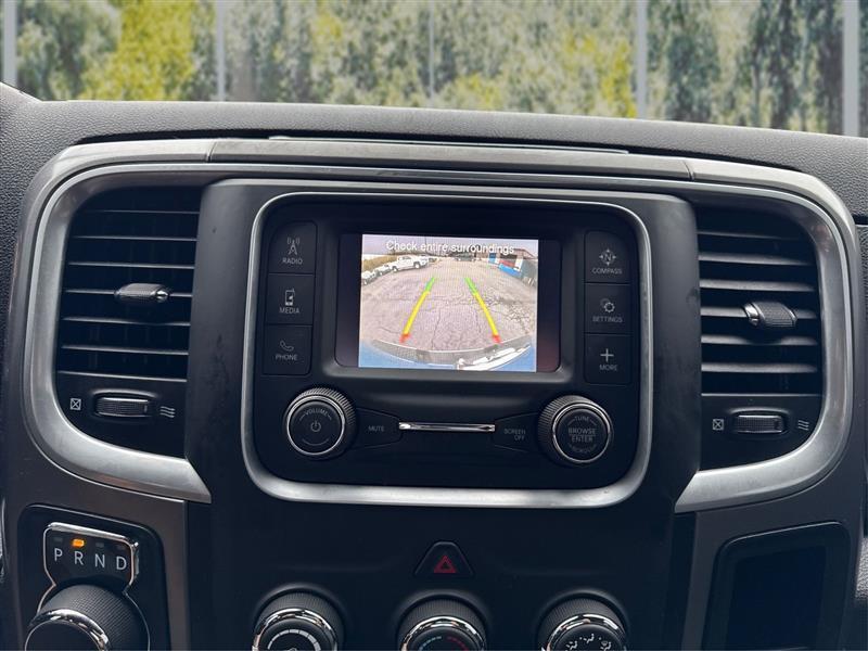 RAM 1500 SLT Quad Cab 4WD 2024