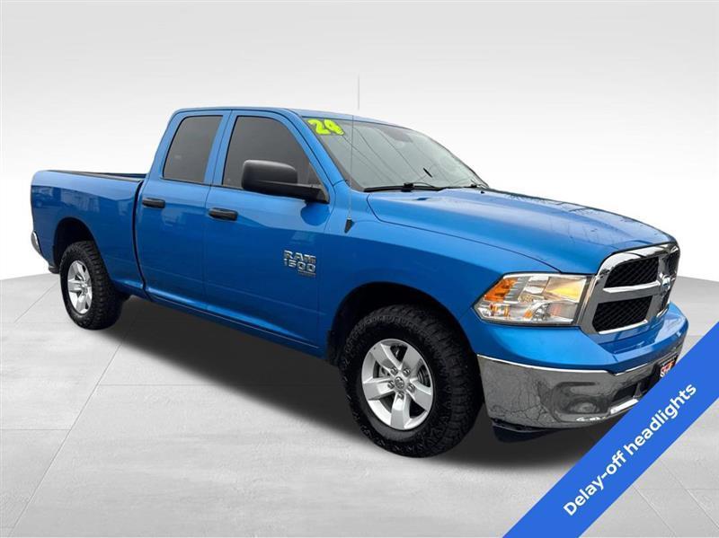 RAM 1500 SLT Quad Cab 4WD 2024