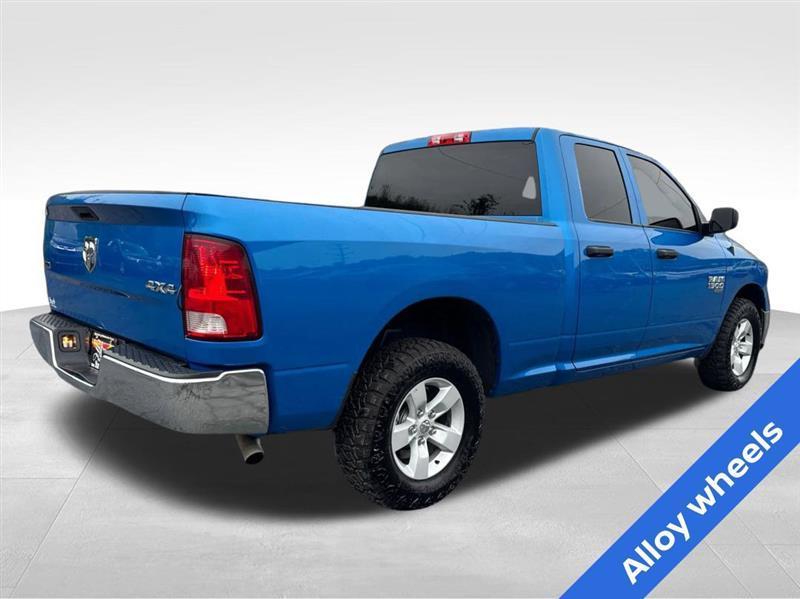 RAM 1500 SLT Quad Cab 4WD 2024