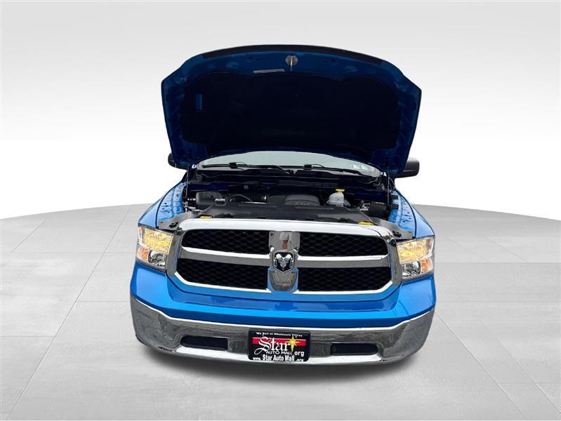 RAM 1500 SLT Quad Cab 4WD 2024