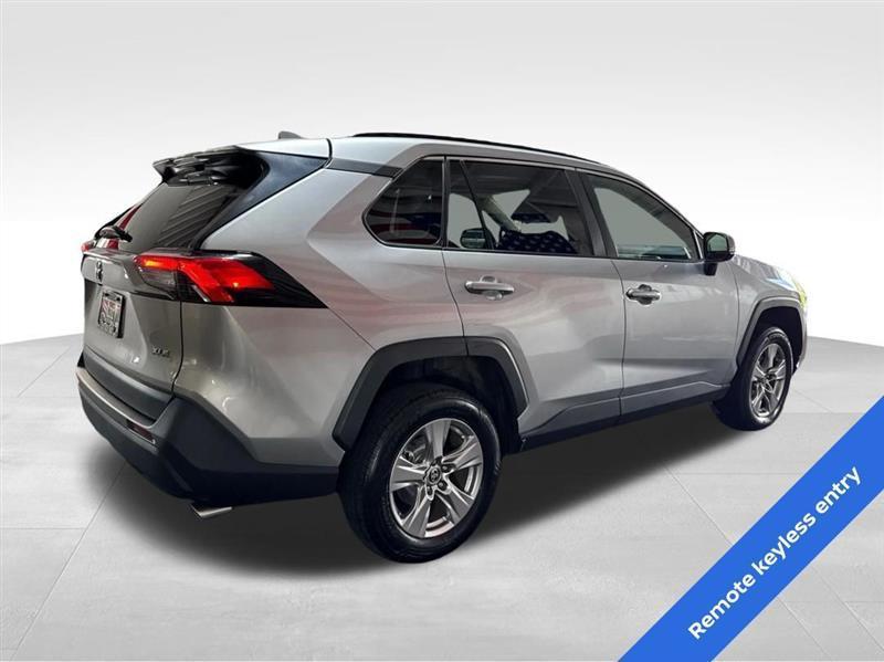 Toyota RAV4 XLE 2024