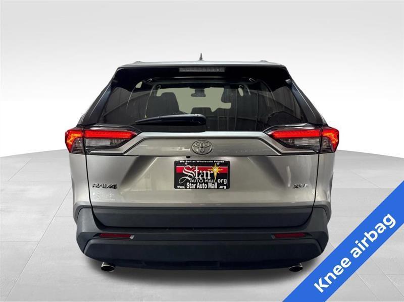 Toyota RAV4 XLE 2024