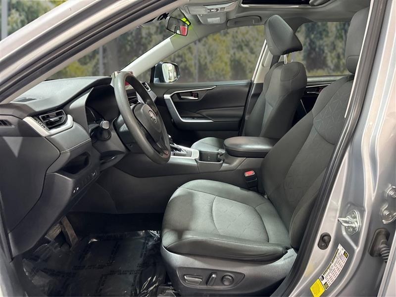 Toyota RAV4 XLE 2024