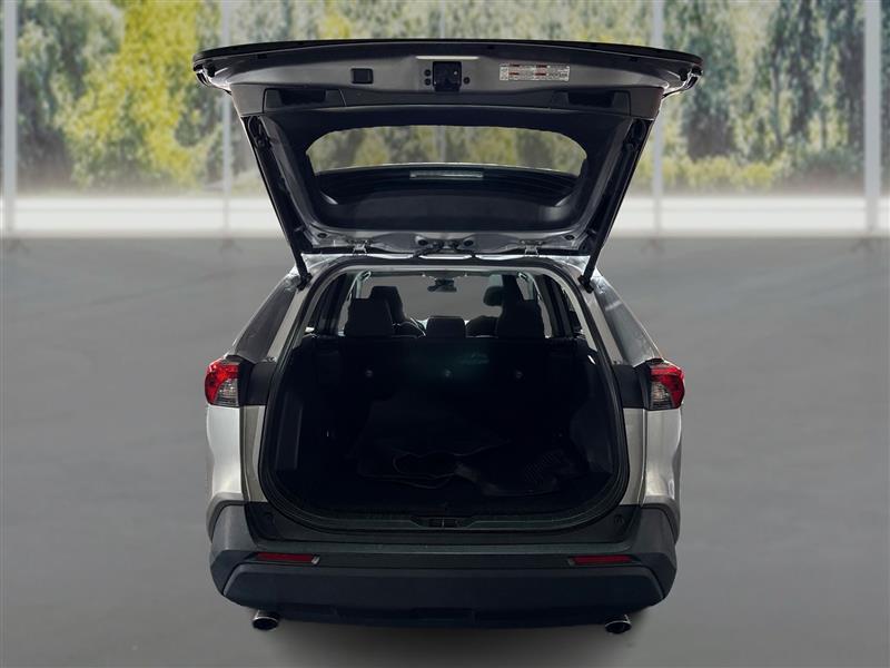 Toyota RAV4 XLE 2024
