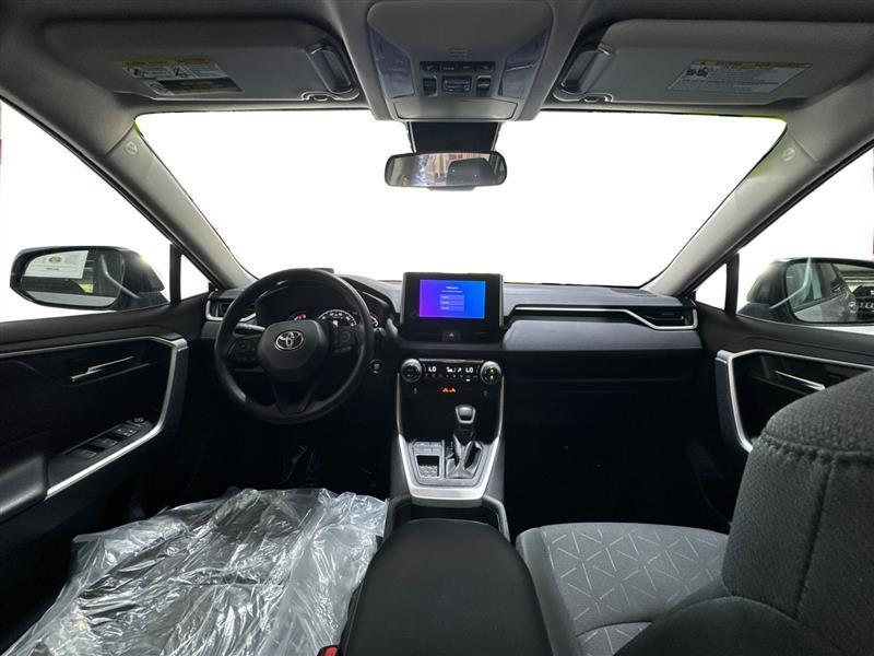 Toyota RAV4 XLE 2024