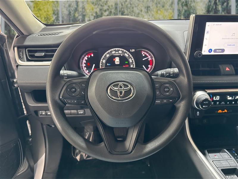 Toyota RAV4 XLE 2024