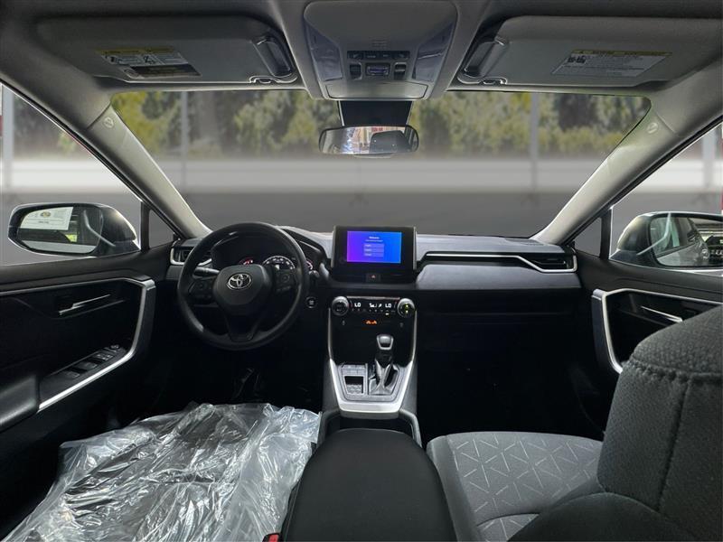 Toyota RAV4 XLE 2024