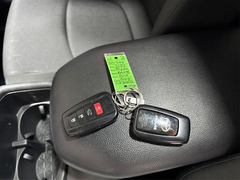 Toyota RAV4 XLE 2024
