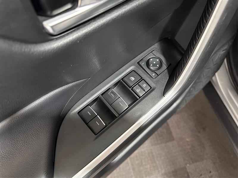 Toyota RAV4 XLE 2024