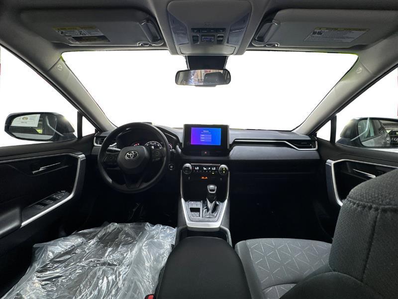 Toyota RAV4 XLE 2024