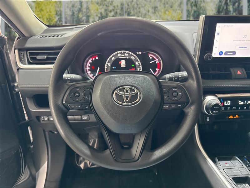 Toyota RAV4 XLE 2024