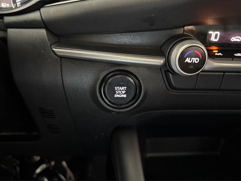 Mazda MAZDA3 Select 2024