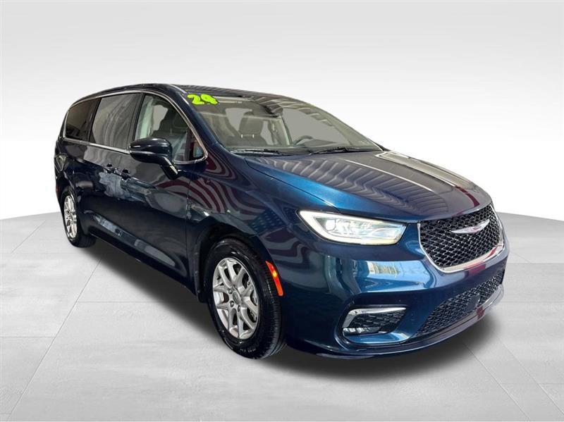 Chrysler Pacifica Touring L 2024