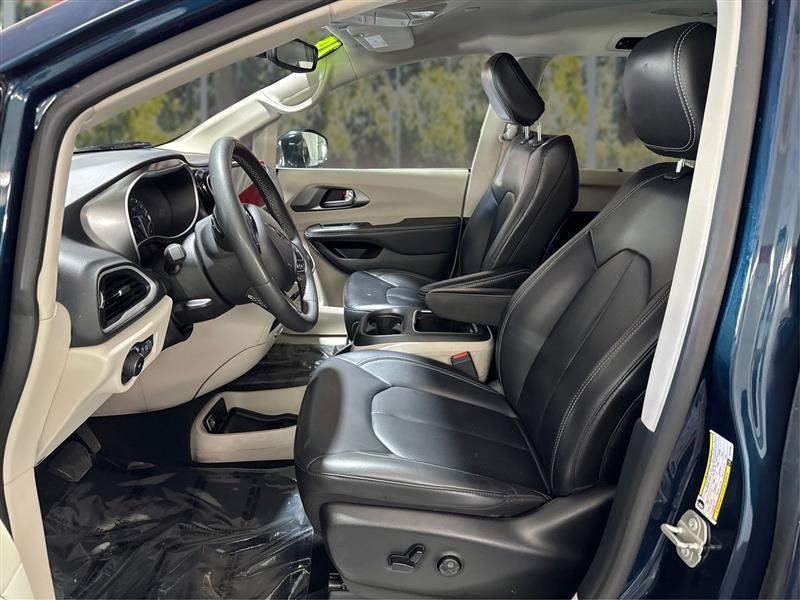 Chrysler Pacifica Touring L 2024