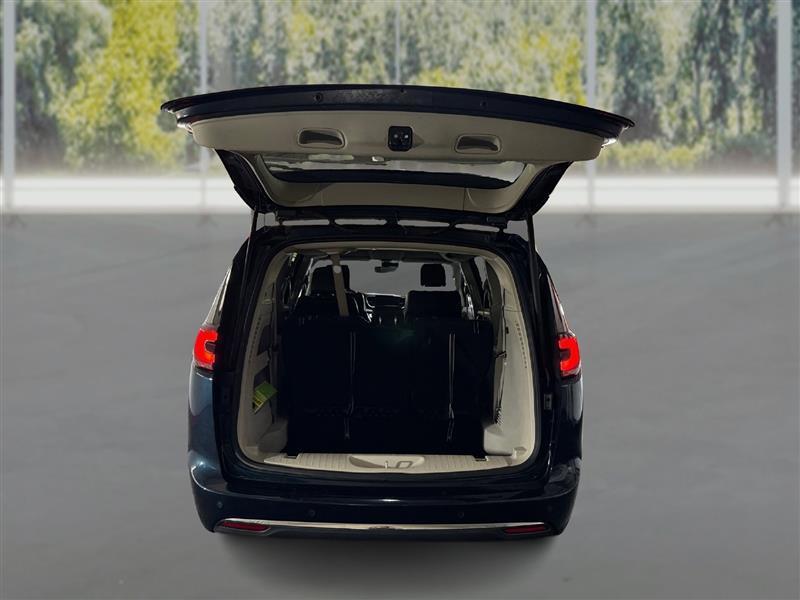 Chrysler Pacifica Touring L 2024