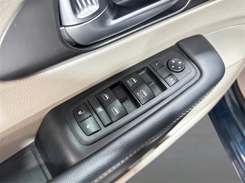 Chrysler Pacifica Touring L 2024