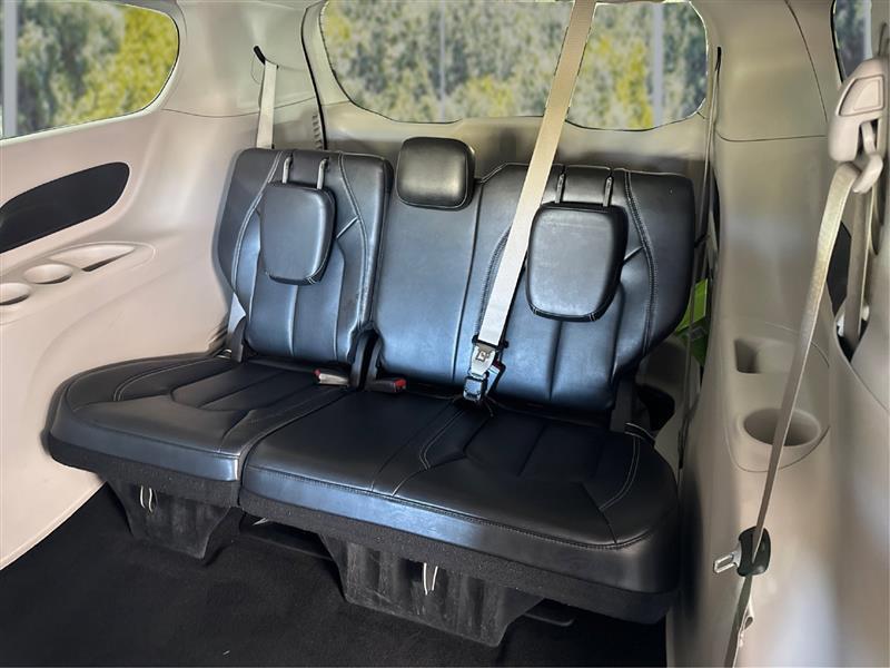 Chrysler Pacifica Touring L 2024