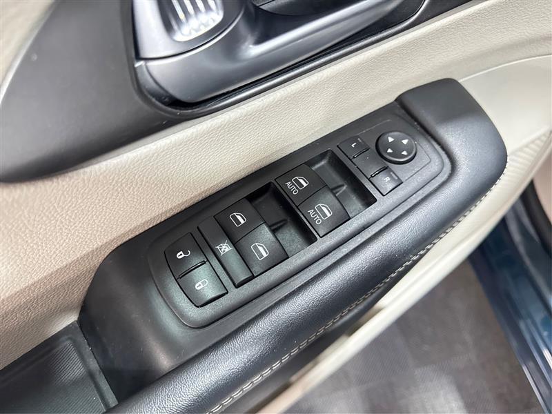 Chrysler Pacifica Touring L 2024