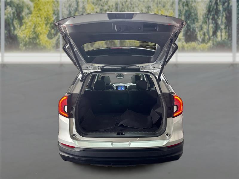 GMC Terrain photo 13