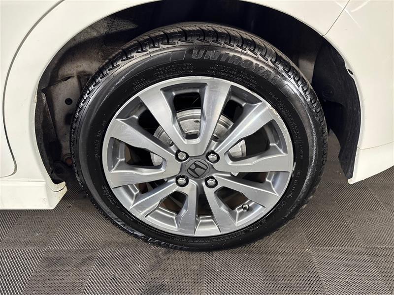 Honda Fit Sport 5-Speed AT 2013
