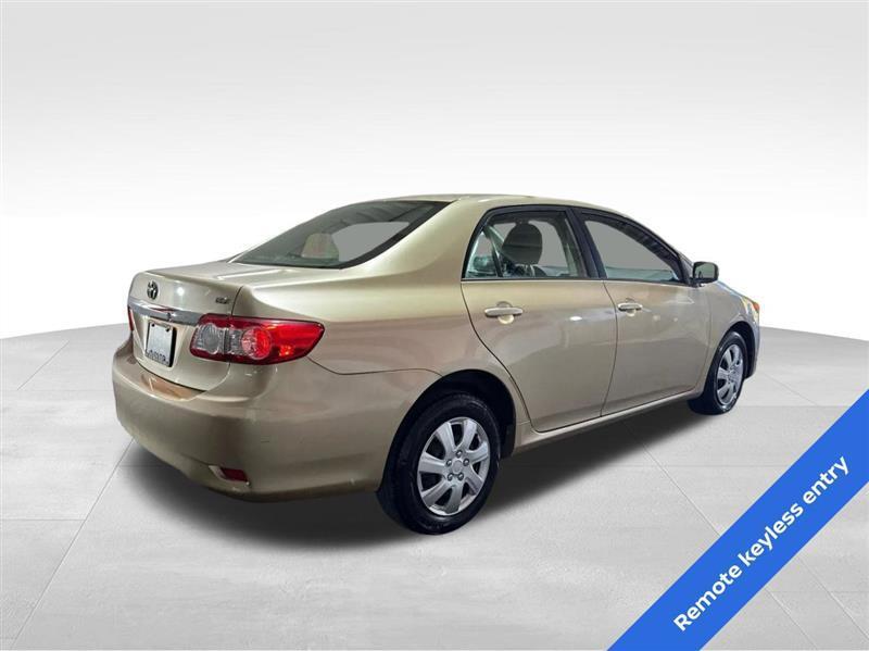 Toyota Corolla LE 4-Speed AT 2011