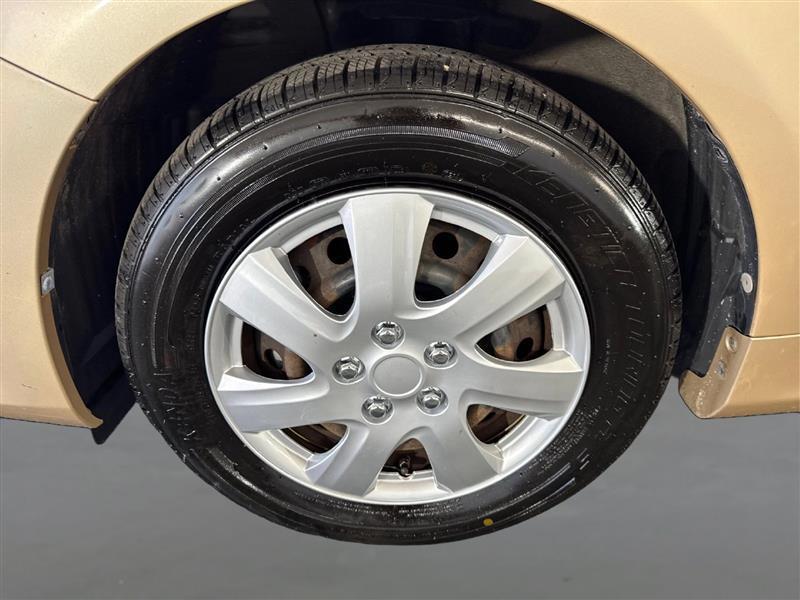 Toyota Corolla LE 4-Speed AT 2011