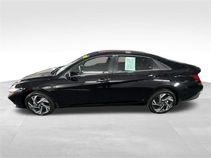 Hyundai Elantra Hybrid Blue 2025