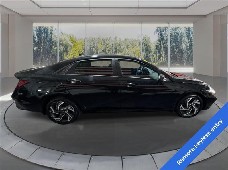Hyundai Elantra Hybrid Blue 2025
