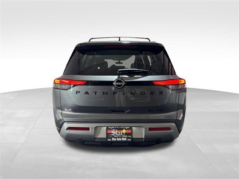 Nissan Pathfinder photo 6