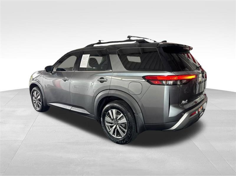 Nissan Pathfinder photo 7