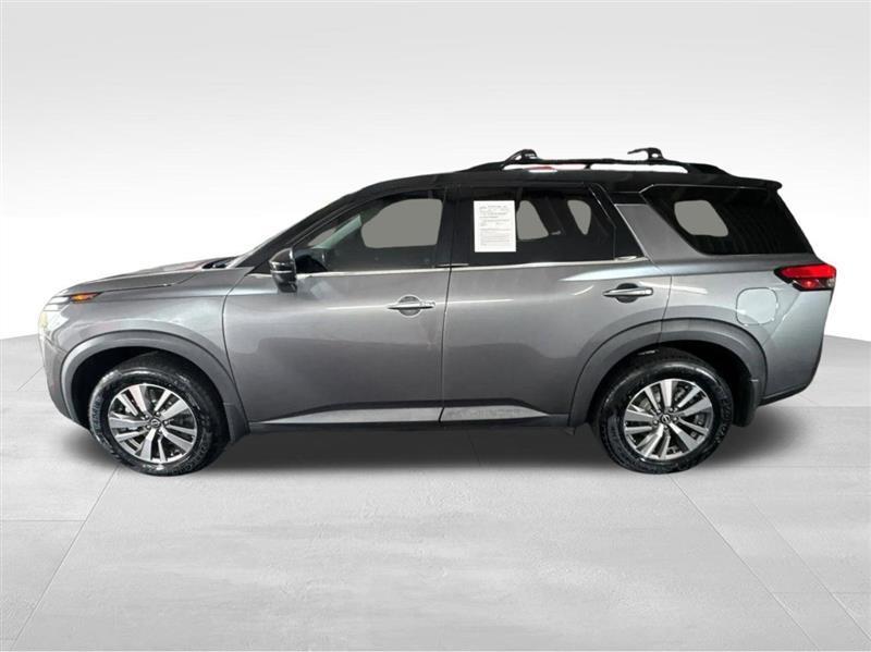 Nissan Pathfinder photo 8
