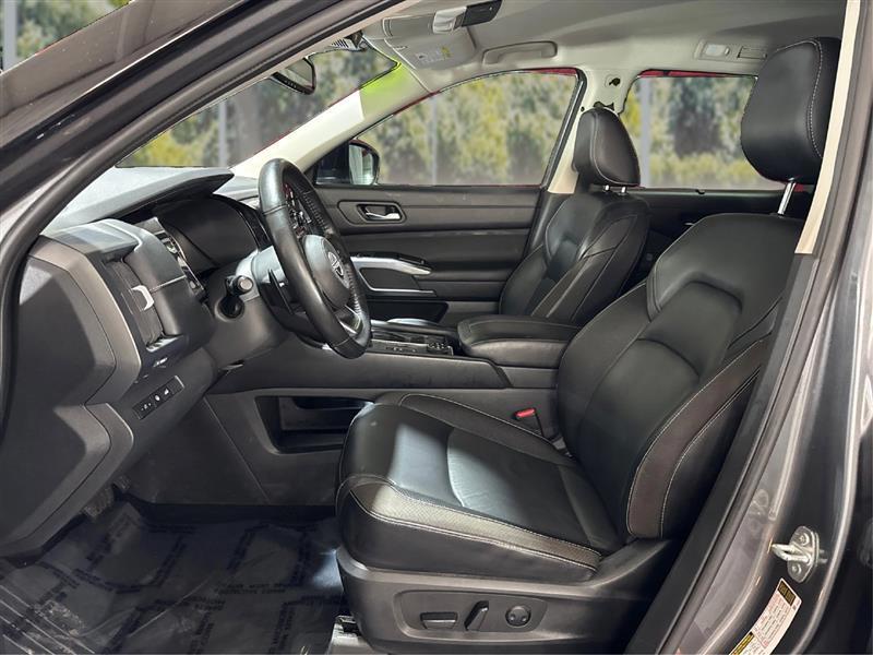 Nissan Pathfinder photo 9