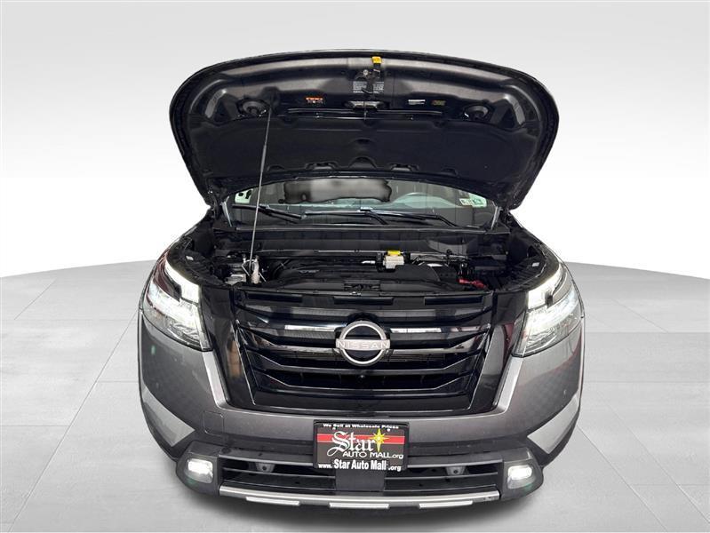 Nissan Pathfinder photo 11