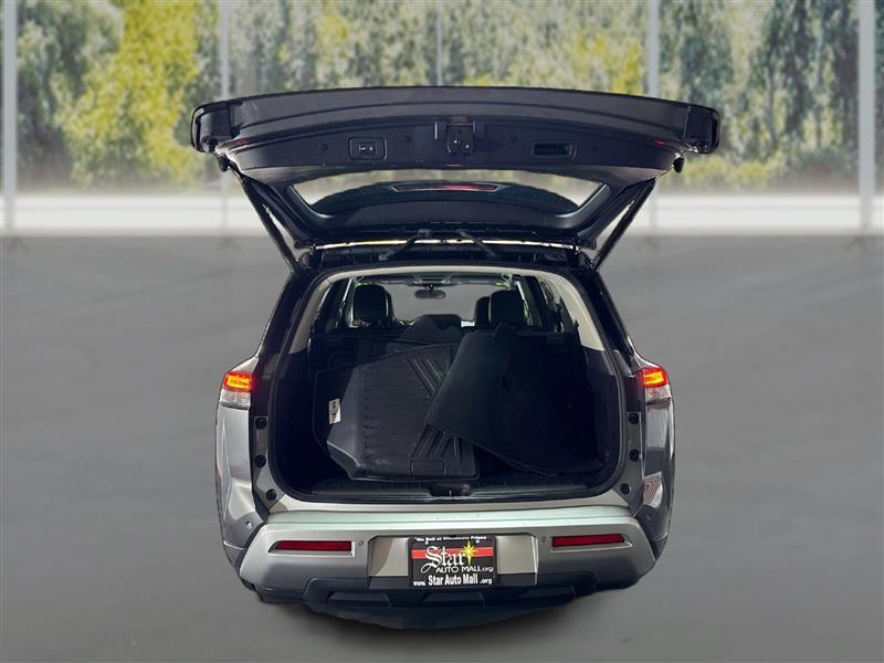 Nissan Pathfinder photo 13