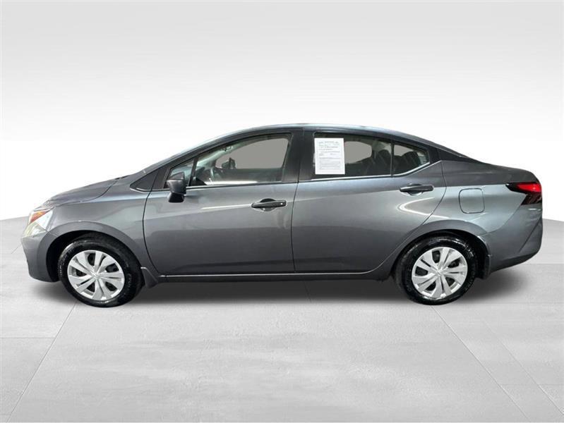 Nissan Versa S 5MT 2024