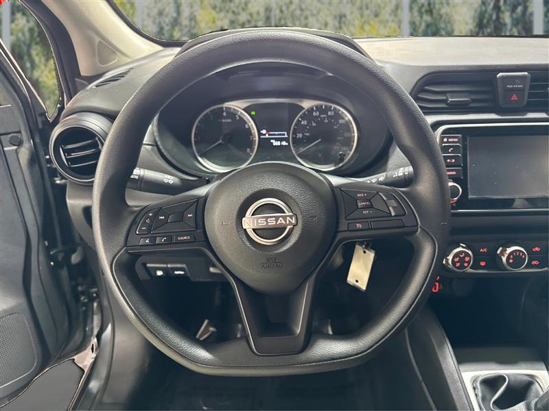 Nissan Versa S 5MT 2024