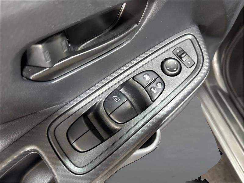 Nissan Versa S 5MT 2024