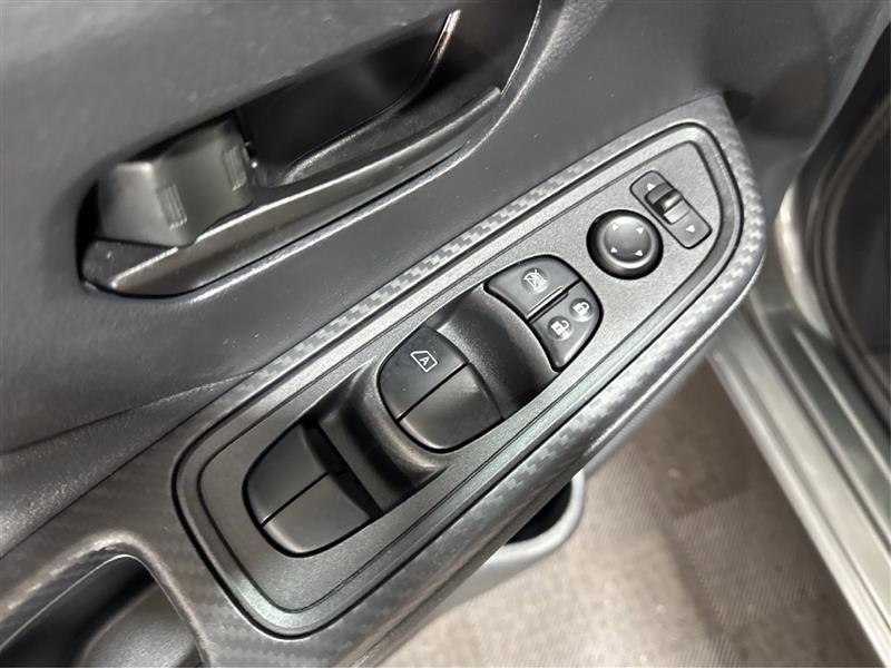 Nissan Versa S 5MT 2024