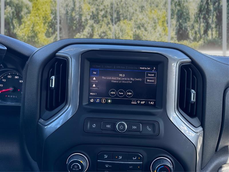 Chevrolet Silverado photo 15