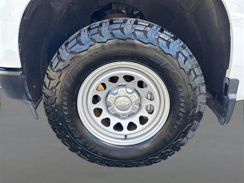 Chevrolet Silverado photo 22