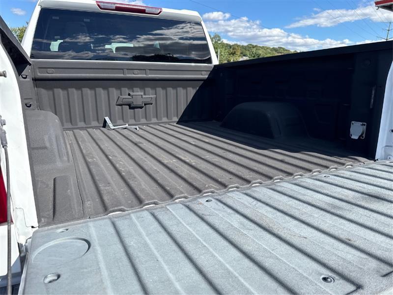 Chevrolet Silverado photo 33
