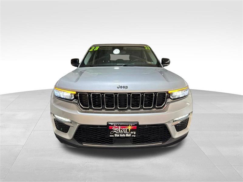 Jeep Grand Cherokee photo 2