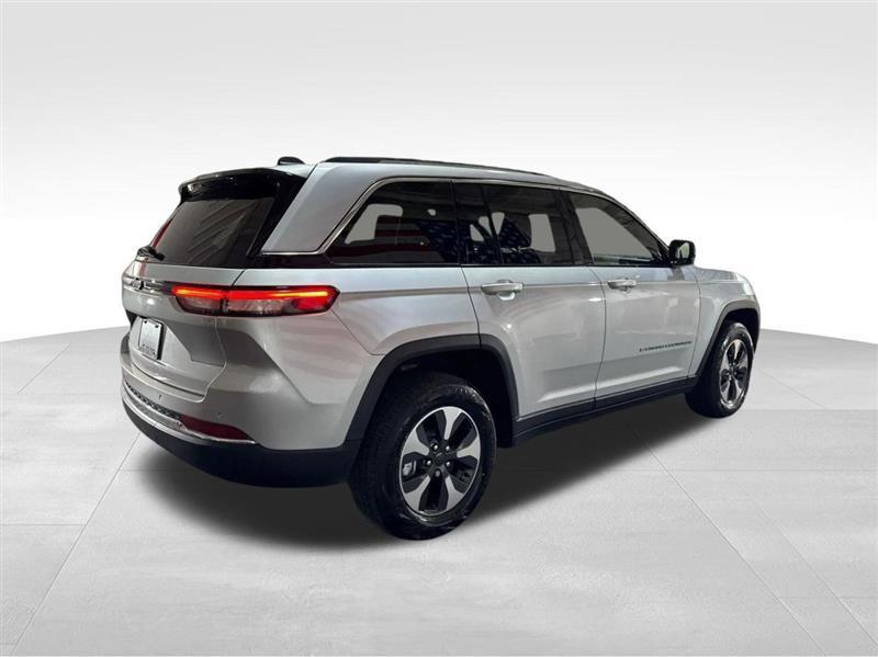 Jeep Grand Cherokee photo 5