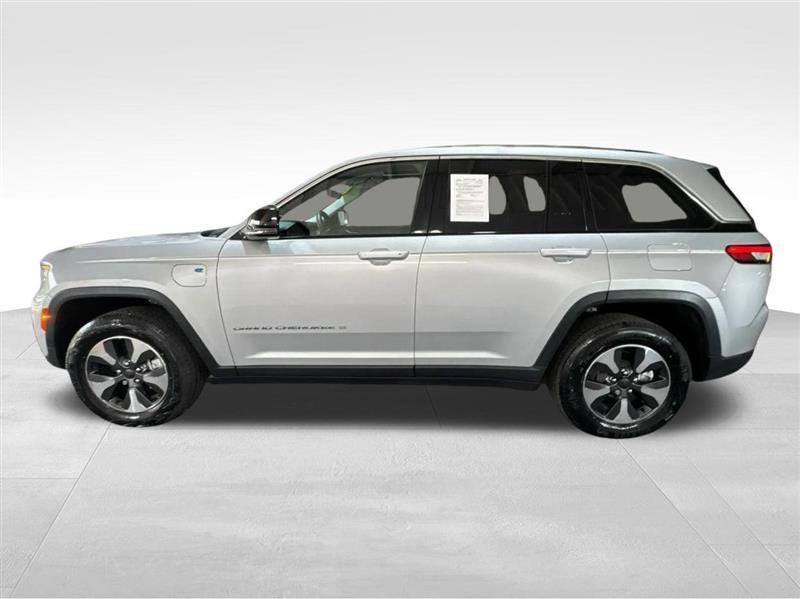 Jeep Grand Cherokee photo 8