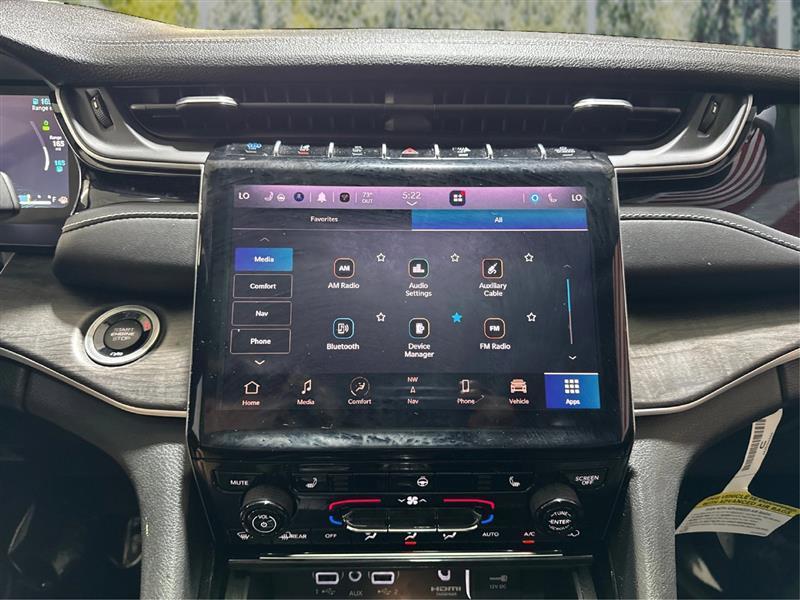 Jeep Grand Cherokee photo 16