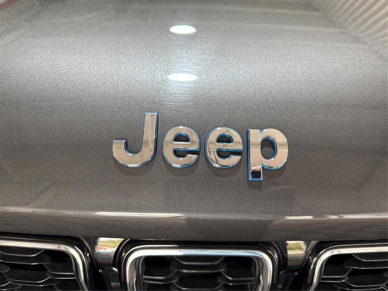 Jeep Grand Cherokee photo 25