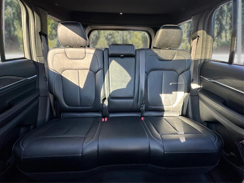 Jeep Grand Cherokee photo 15